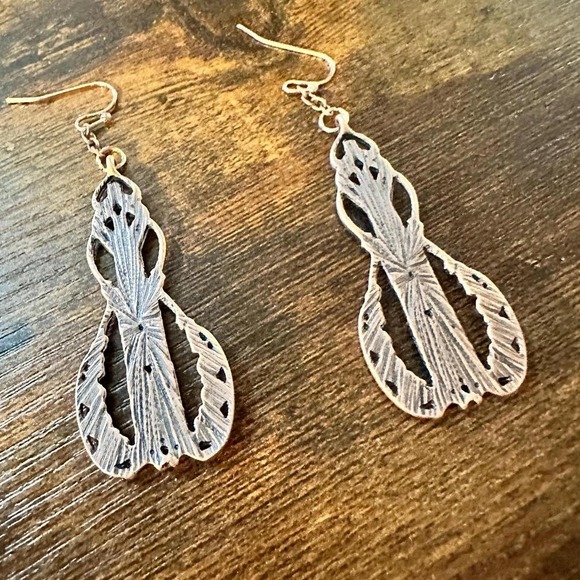 Experience Unique Elegance with Our Handcrafted Bohemian Copper Wire-Wrapped - Picture 5 of 8